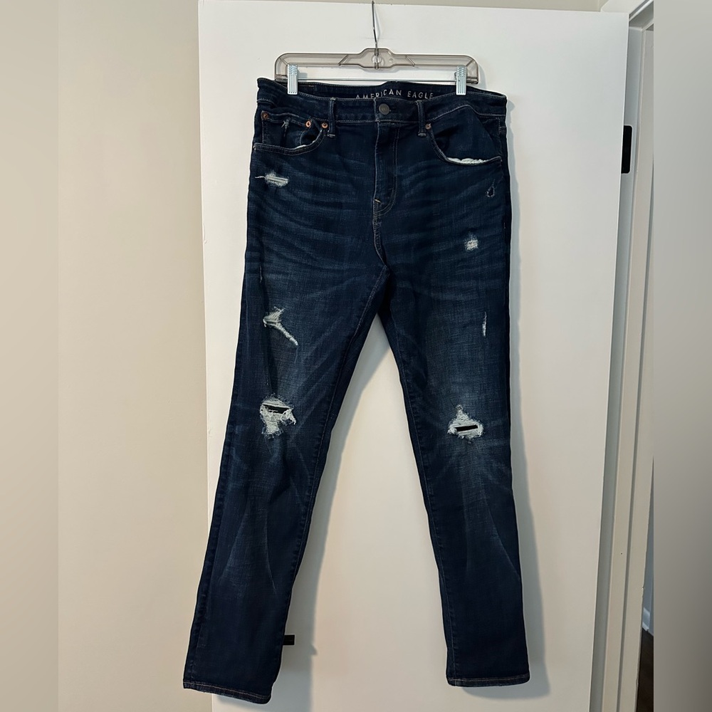 NWOT Size 34x34 American Eagle Outfitters Men's Distressed Blue Jeans